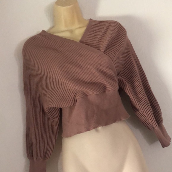 Woman’s ribbed fall crisscrossed cropped mauve bodycon ribbed top - Picture 5 of 13